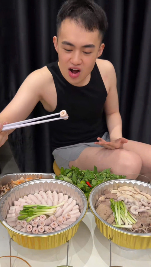 Tina Thảo Thi khen ngon