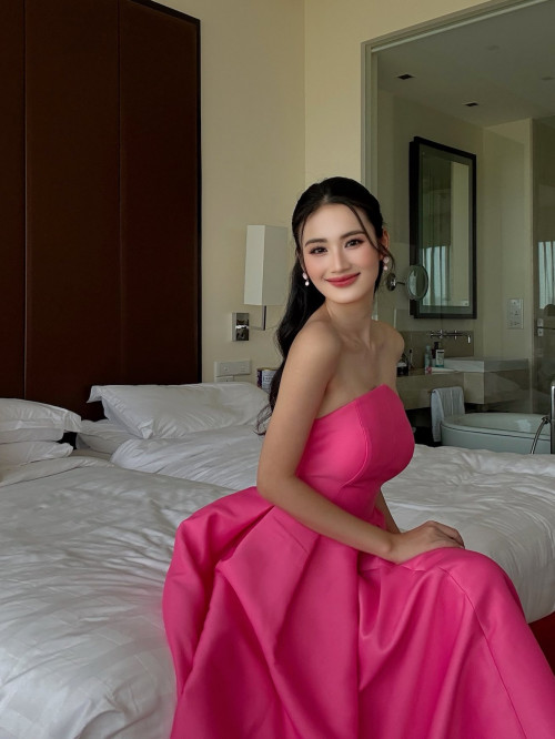 Hoa hậu Ý Nhi trong một sự kiện tại Miss World.