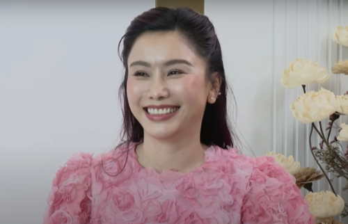 MC Anh Thơ trong chương trình Gõ cửa thăm nhà