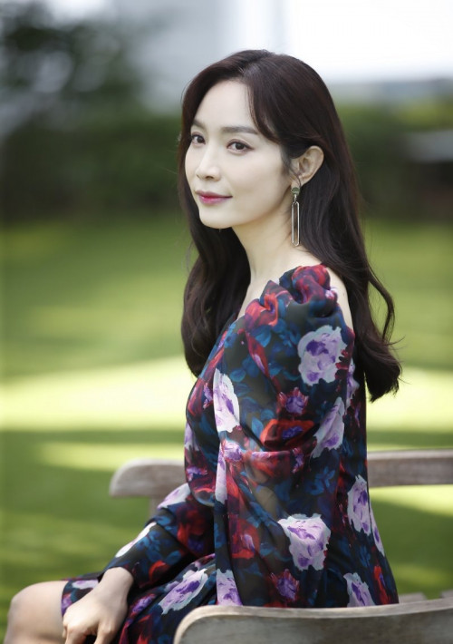 Lee Min Young vẫn giữ kín đời tư