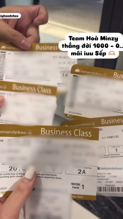 Vé máy bay hạng thương gia của Hoà Minzy.