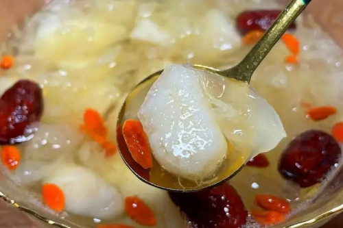 Súp nấm tuyết đường phèn