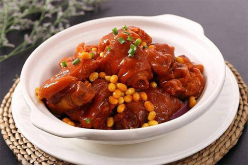 Chân giò hầm đậu nành