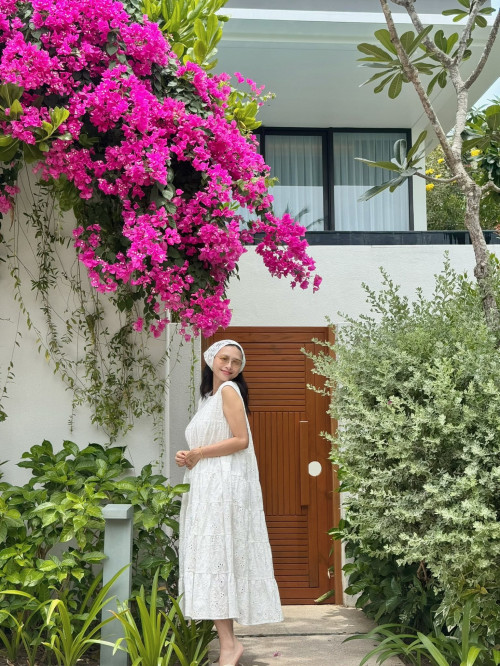 Ngô Thanh Vân trong trang phục bầu