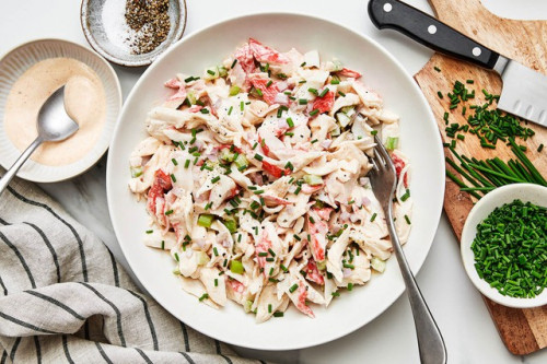 Món salad thịt cua.