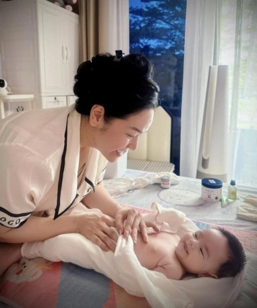 Hình ảnh cuộc sống mấy bận sữa của Nhất Kim Anh ở tuổi 40- Ảnh 3.