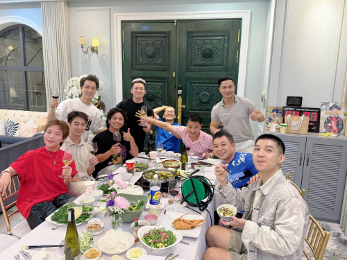 Trương Thế Vinh cùng hội Anh tại nhà của Đăng Khôi