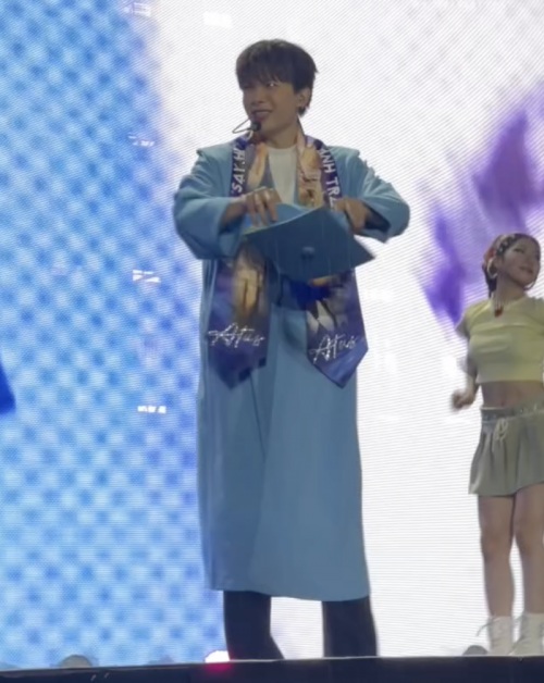 Khán giả đổ về concert