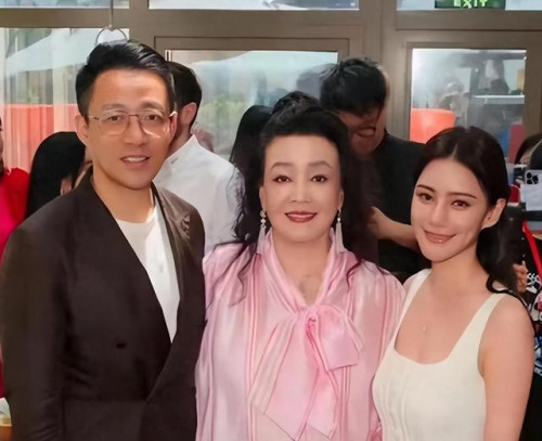 Mẹ chồng và Mandy