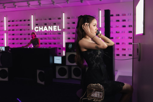 Chanel đã tạo ra không gian sống động trong sự kiện.