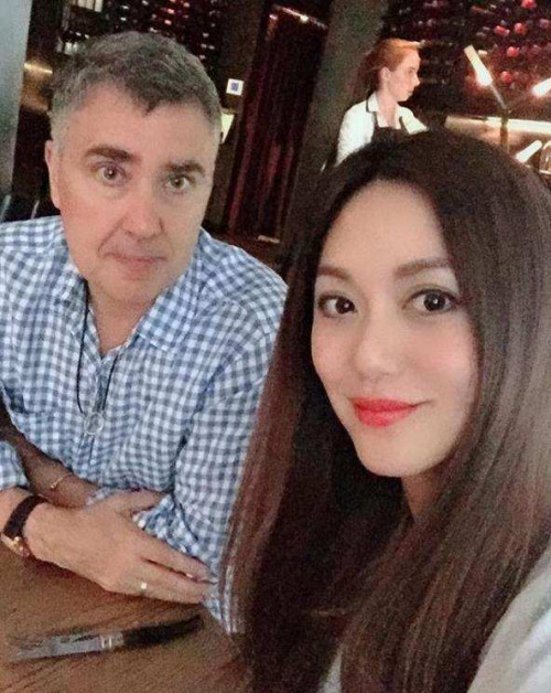 Quách Phi Lệ bên chồng