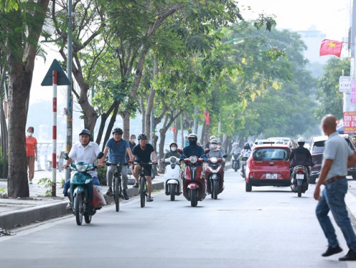 Hà Nội sáng sớm 12/5- Ảnh 1.