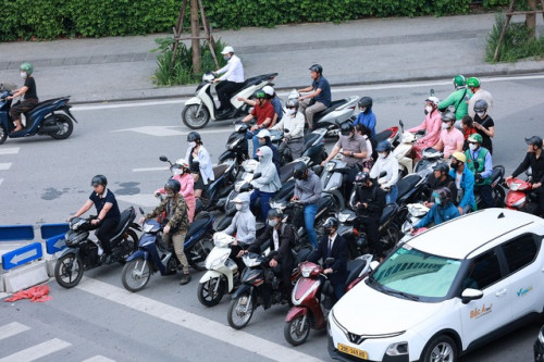 Hà Nội sáng sớm 12/5- Ảnh 2.
