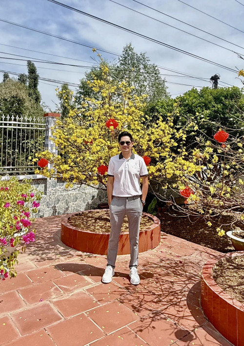 Minh Luân khoe ảnh hồi đầu năm nay ở nhà vườn tại quê nhà
