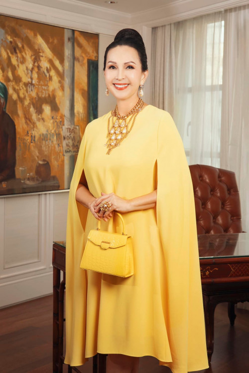 Nhan sắc Diễm My ở tuổi U70