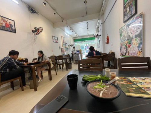 Thời gian khách đến Lòng Chát Quán