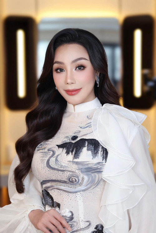 Hồ Quỳnh Hương có cuộc sống bình yên