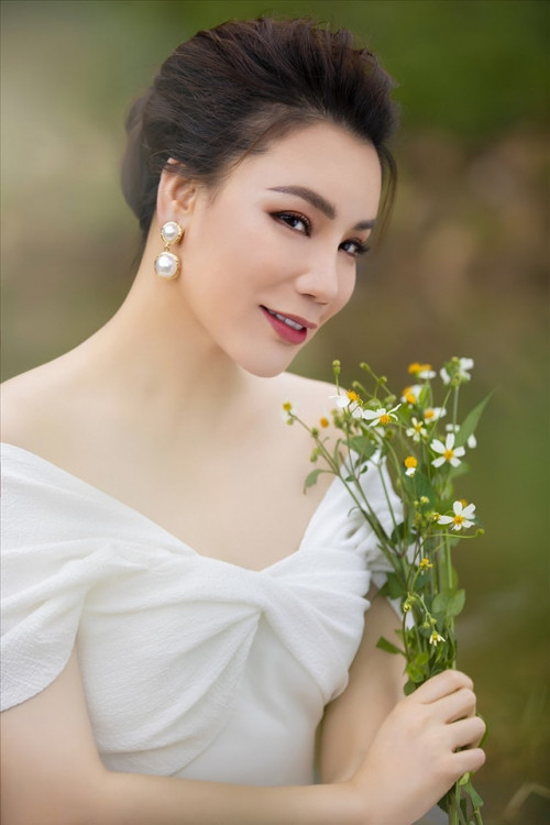 Hồ Quỳnh Hương trong lễ cưới