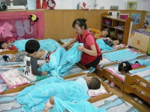 Trẻ em ngủ trưa hay không ngủ trưa khỏe mạnh hơn? Câu trả lời khiến mọi cha mẹ bất ngờ - Ảnh 1.