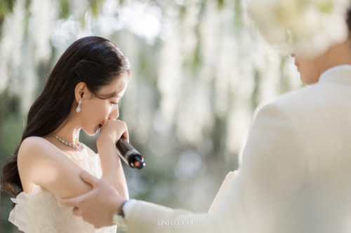 Đám cưới kín bưng của phú bà - Tổng tài Vbiz