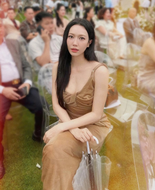 Văn Mai Hương tại đám cưới