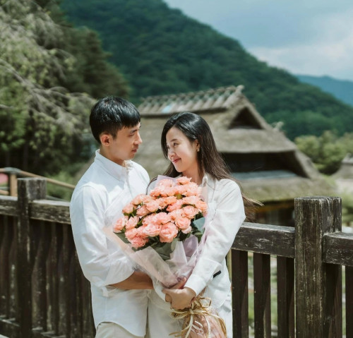 Đám cưới kín bưng của phú bà - Tổng tài Vbiz