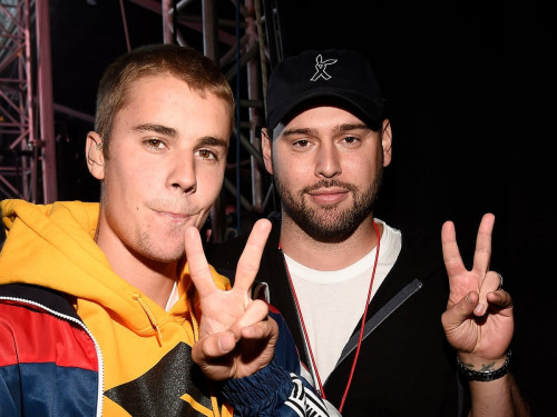 Justin Bieber nợ 228 tỷ đồng