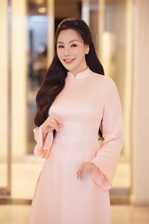 Nhan sắc HỒ Quỳnh Hương thay đổi thế nào sau hơn 20 năm đi hát?- Ảnh 10.