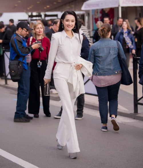 Chi phí không lồ khi sao Việt tham dự LHP Cannes
