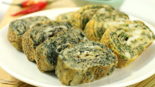 Lá mơ cuốn thịt hoặc chiên giòn.