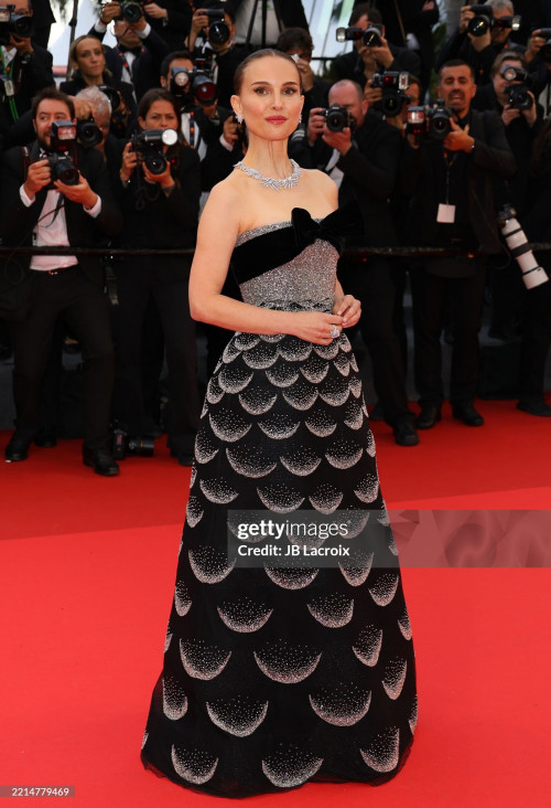 Thảm đỏ Cannes ngày 4: Natalie Portman