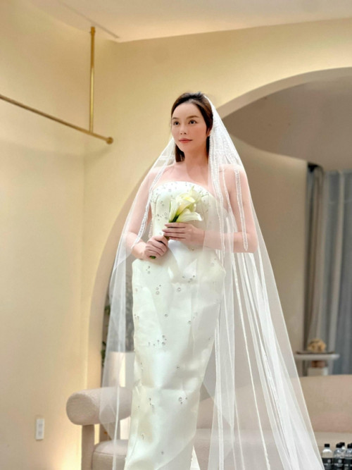 Sự thật màn bắt hoa cưới tại hôn lễ Hồ Quỳnh Hương: Lộ clip