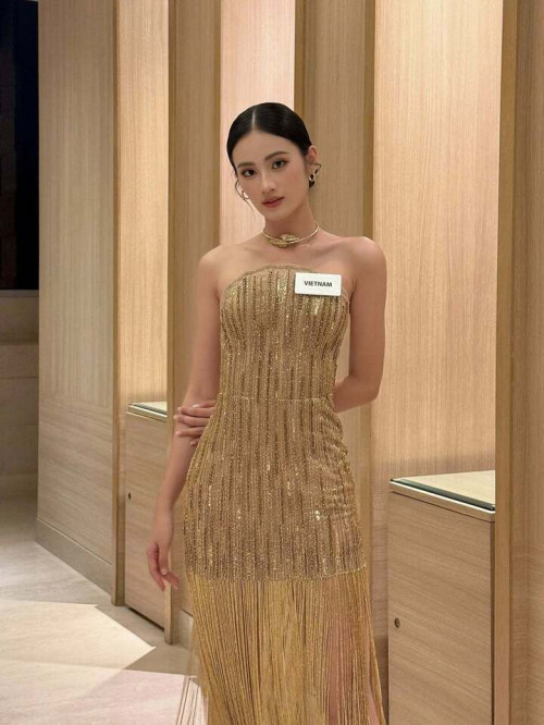 Gu thời trang giúp Ý Nhi ghi điểm tại Miss World 2025 - Ảnh 1.