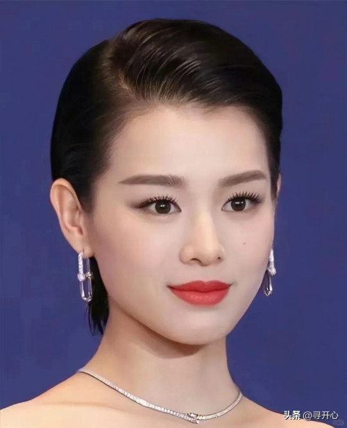Cuộc sống của Tôn Lệ và Hồ Hạnh Nhi.