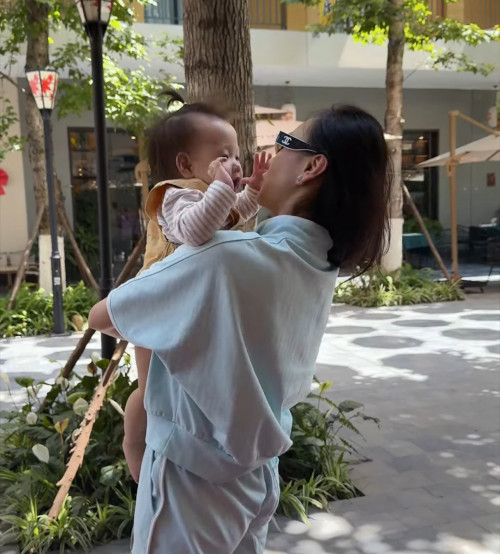 Chồng là doanh nhân, vợ là diễn viên 'siêu bền', nhưng shark Bình - Phương Oanh luôn giữ thói quen này khi nuôi con- Ảnh 1.