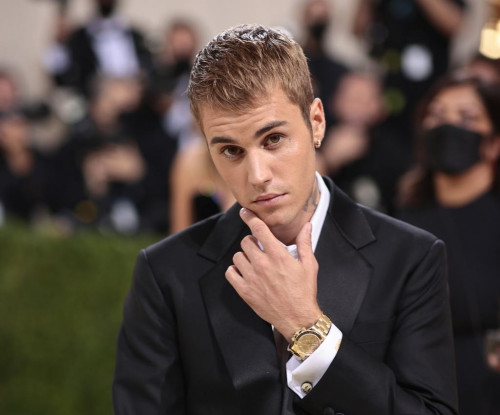 Justin Bieber gặp khó khăn tài chính