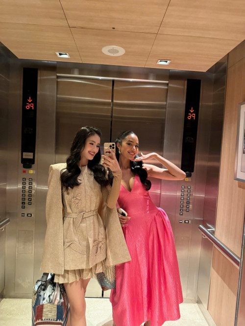 Opal và Ý Nhi tại Miss World