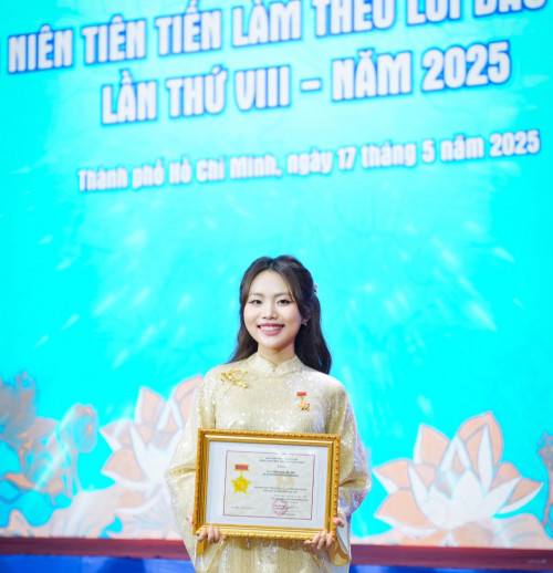 Chân dung nữ ca sĩ nổi tiếng