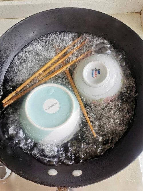 Khử trùng bát đĩa
