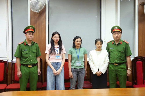 Ngoài Hoa Hậu Nguyễn Thúc Thủy Tiên, 4 đối tượng khác cùng bị khởi tố là những ai?