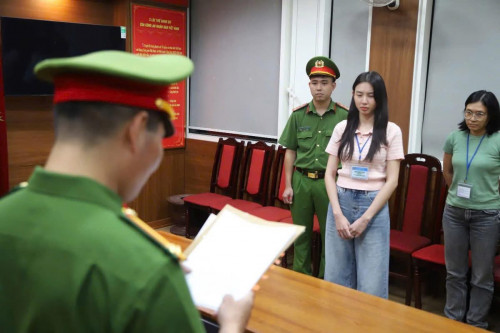 Ngoài Hoa Hậu Nguyễn Thúc Thủy Tiên, 4 đối tượng khác cùng bị khởi tố là những ai?