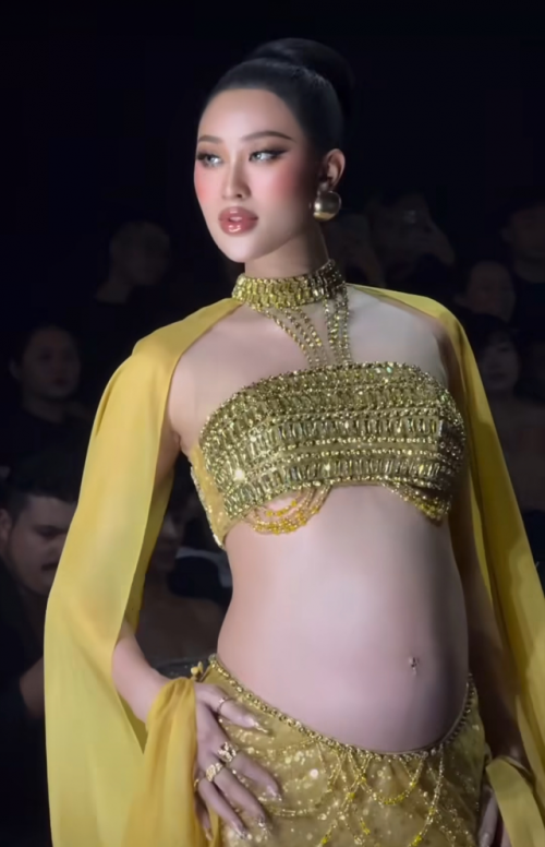 Mỹ nhân Việt công bố bùng bầu vượt mặt theo cách không giống ai giữa sự kiện- Ảnh 1.