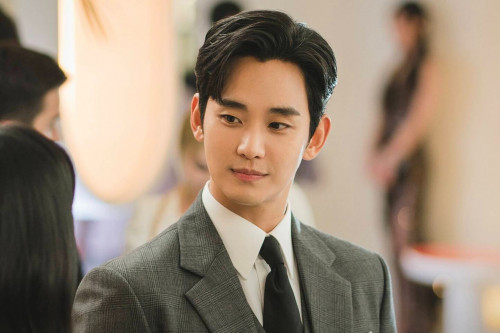 Cú sốc mới cho Kim Soo Hyun- Ảnh 1.