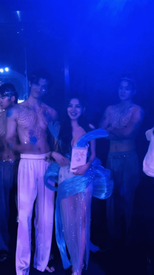 Mỹ nhân showbiz tổ chức buổi tiệc “cháy” nhất từ trước tới nay, mời dàn mỹ nam khoe body bỏng mắt- Ảnh 4.