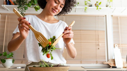 Rau bina giàu sắt và tốt cho sức khỏe