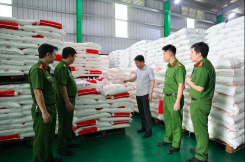 Mì chính không rõ nguồn gốc, sức khỏe người dân bị ảnh hưởng - Ảnh 1.