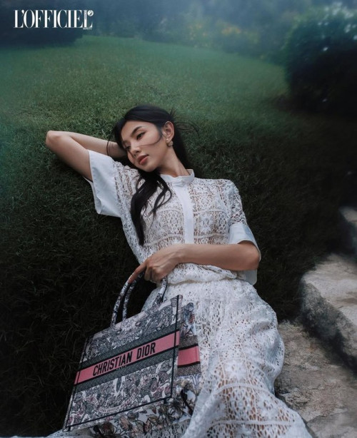 Cuộc tình này đúng là sai vì Dior lại xóa ảnh Thủy Tiên mất rồi!- Ảnh 9.