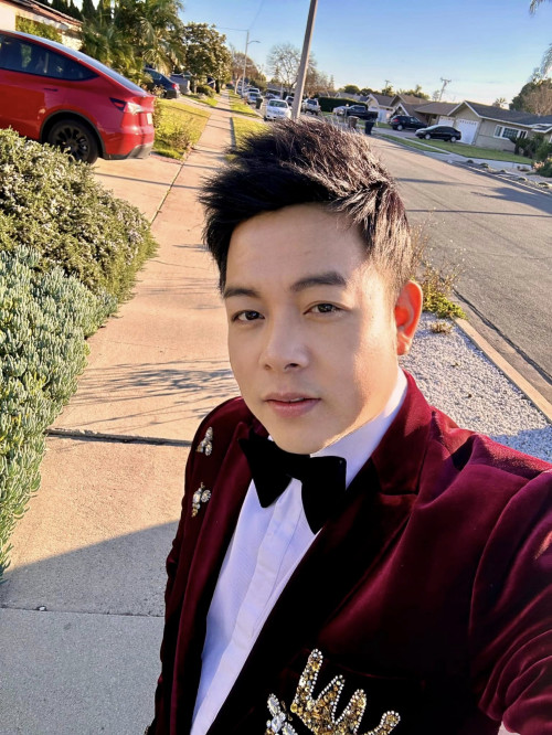 Ca sĩ Quang Lê
