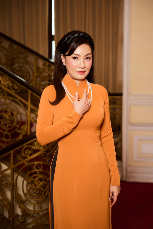 Nghệ sĩ Hồng Đào trong một sự kiện