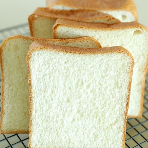 Gạo trắng, bánh mì trắng có thể làm tăng nguy cơ đột quỵ.